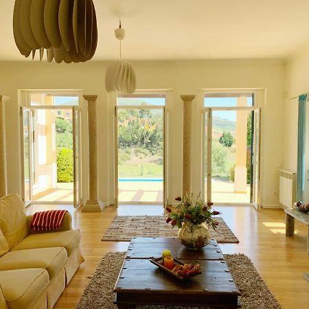 Villa With Swimming Pool In Golf Resort 托里什韦德拉什 外观 照片
